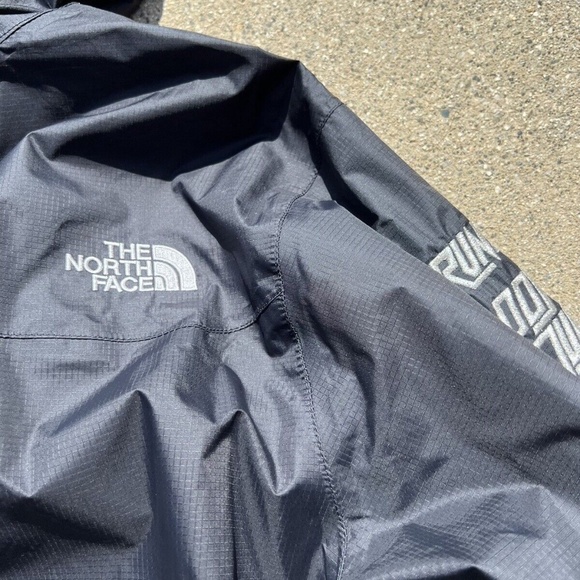 NWT Men's North Face Venture Jacket Black M * Bruno Mars Moonshine Jungle Tour * - Picture 5 of 11